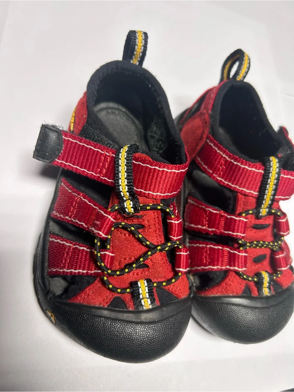 KEEN Newport H2 Toddler Sandals Size 4 Red Black Yellow Preowned Great Condition